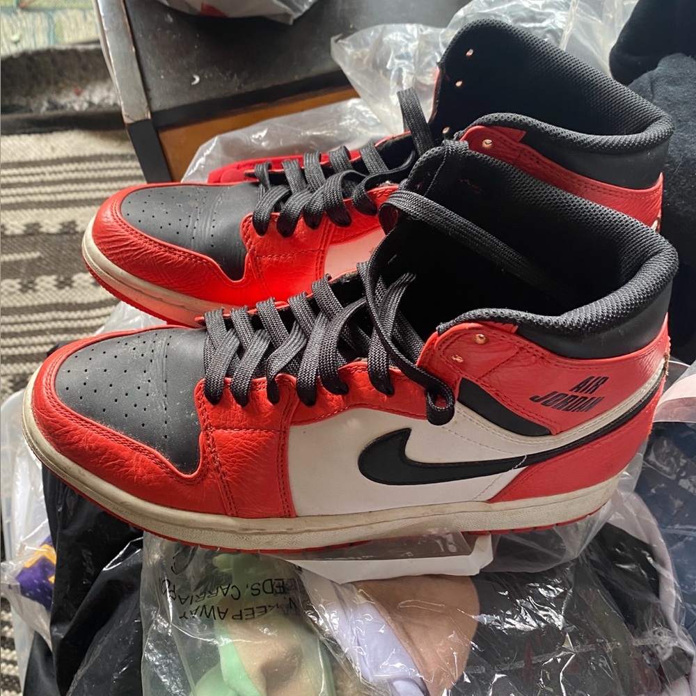 Size 9.5 Jordan 1 Rare Air Orange Nike used